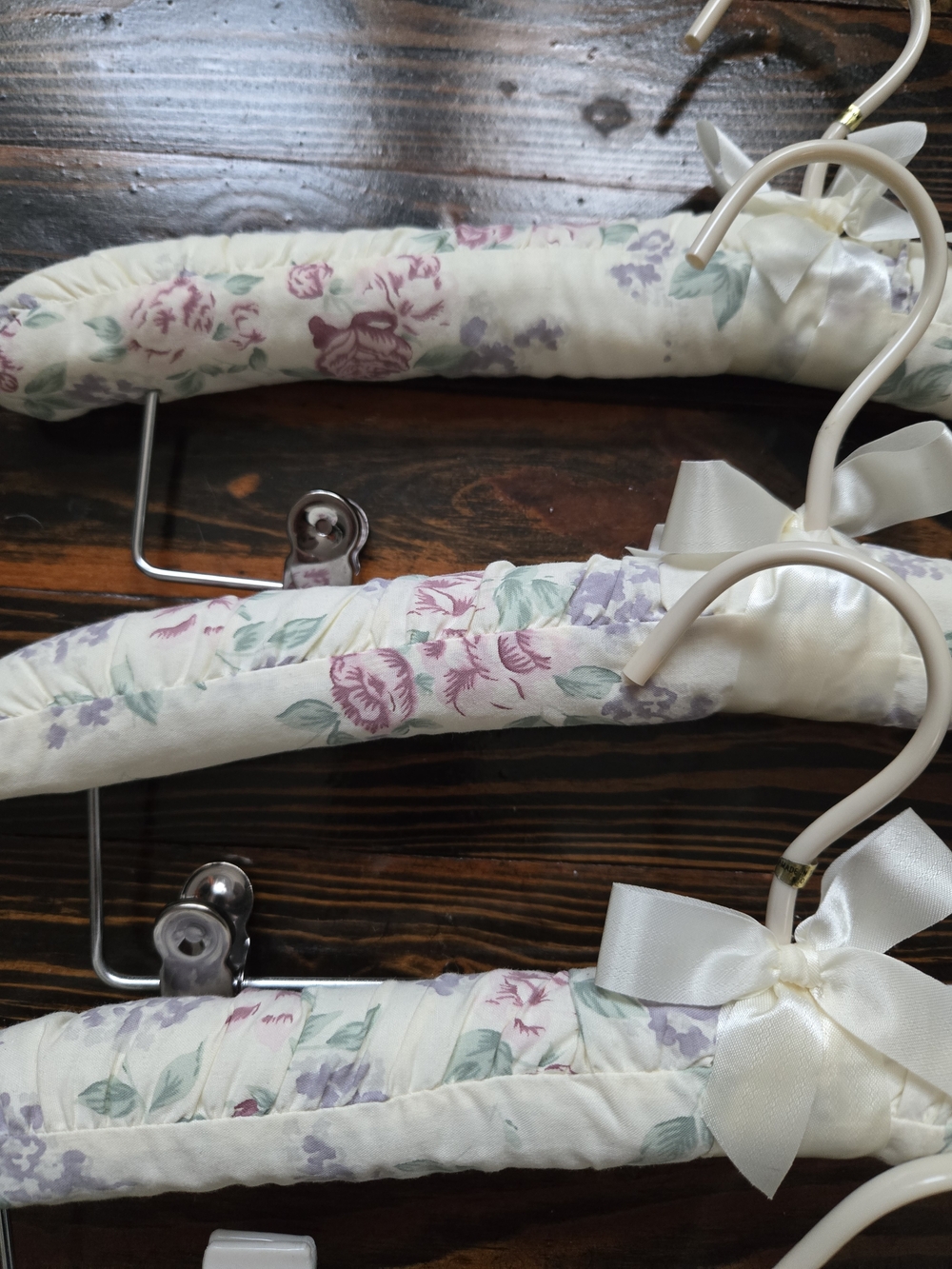 Vintage Cottagecore Floral Padded Hangers | Set of 5 | Satin Bows Shabby Chic - Picture 5 of 9